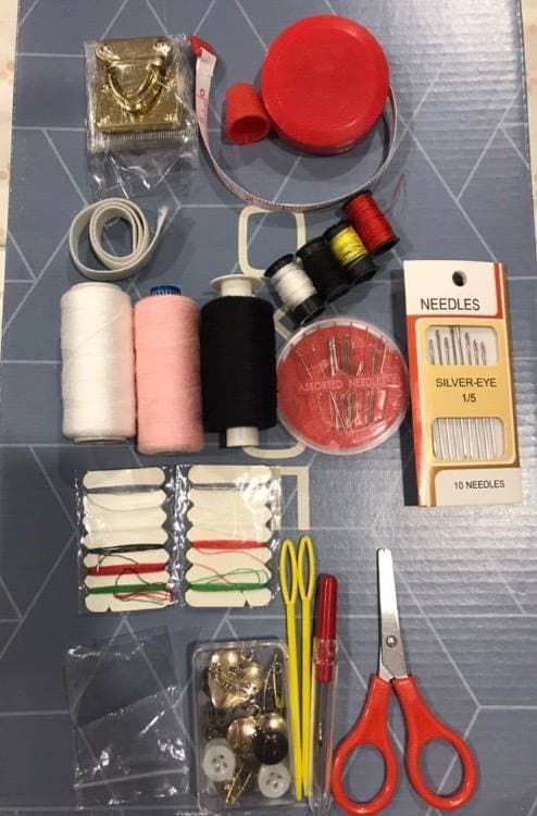 Нитки, иголки, ножницы, сантиметр, напальчник, пуговицы, спицы, нитки для вязания, бисер набор 4