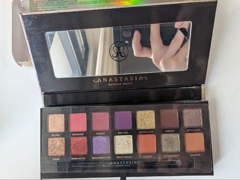 Палетка теней Anastasia Beverly Hills (ABH) Jackie Aina 3