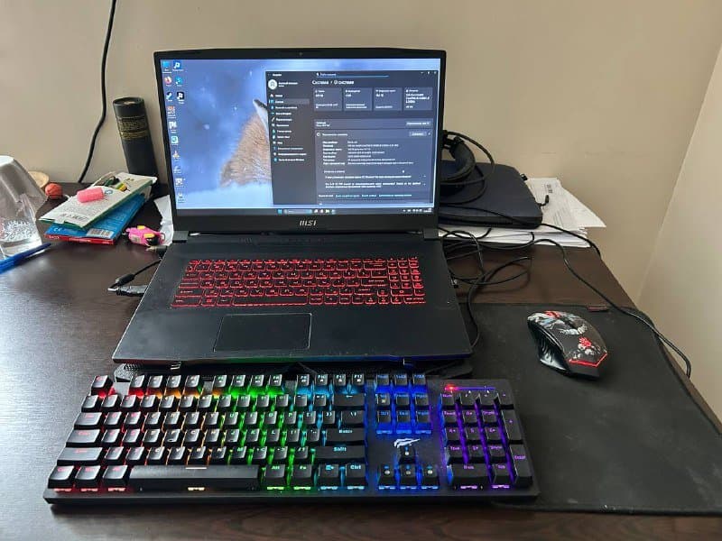 Игровой ноутбук MSI, клавиатура, мышь, охлаждающая подставка 3