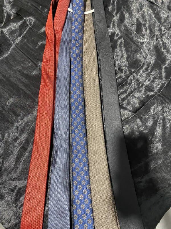 Пиджак мужской синий, черный, пальто серое, перчатки, галстуки 3