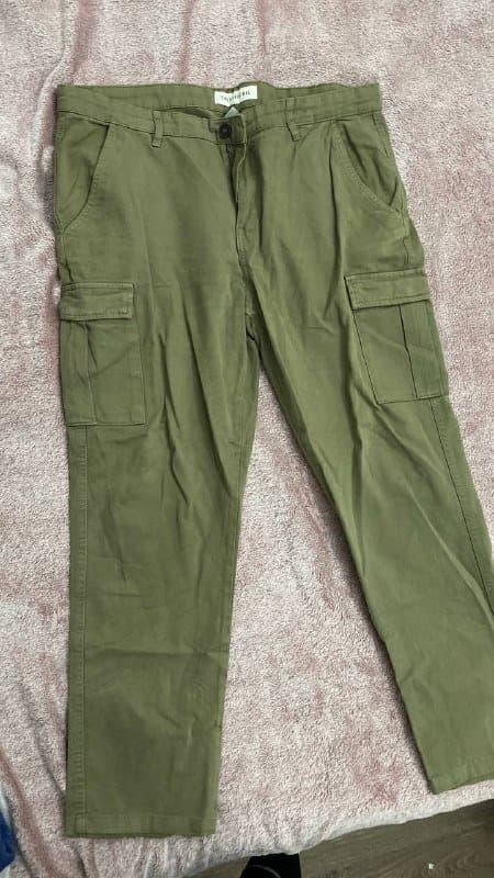 Штаны хаки SMOG, шорты FSBN, белые брюки PULL&BEAR, кепка бесплатно