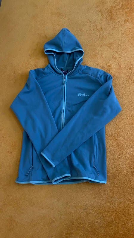 Кофта флисовая, штаны Norrona, штаны Mammut, лонгслив МТВ, поджопник Forclaz, шорты Forclaz, футболки Patagonia, Nothland, Adidas 1