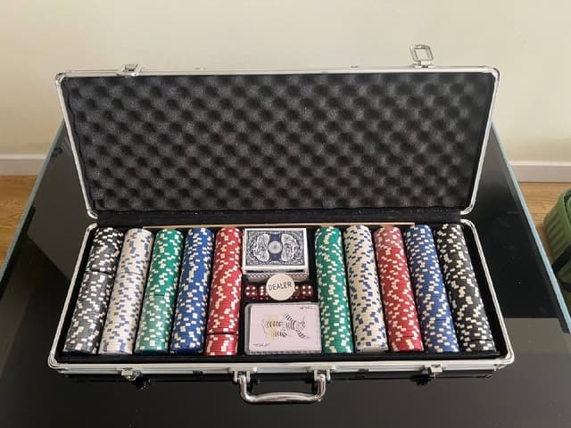 Набор для покера, Лампа Miniso, Часы, Осушитель Xiaomi, Гирлянда, YZY Pod обувь, Футболка, Рубашка, Жилетка Supreme, Джинсы, Худи, Очки