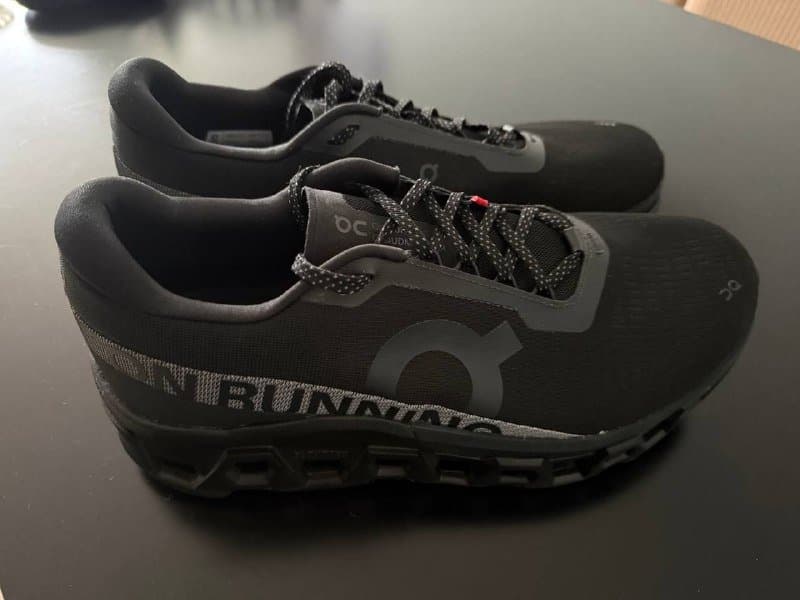 Кроссовки On Running Cloudmonster 2 черные, новые 1