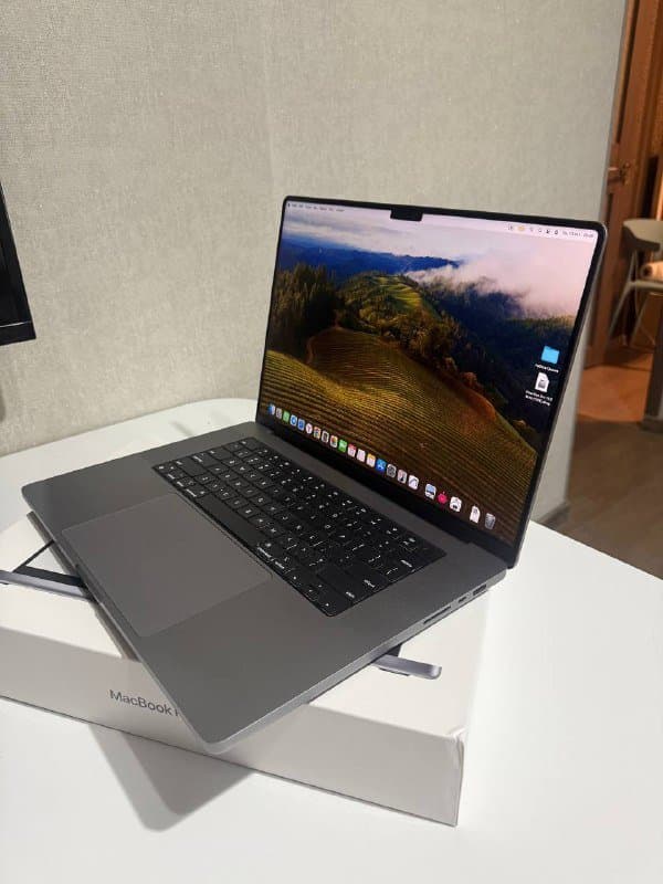 MacBook Pro 16 дюймов Apple M1 Pro 16 GB 512 GB