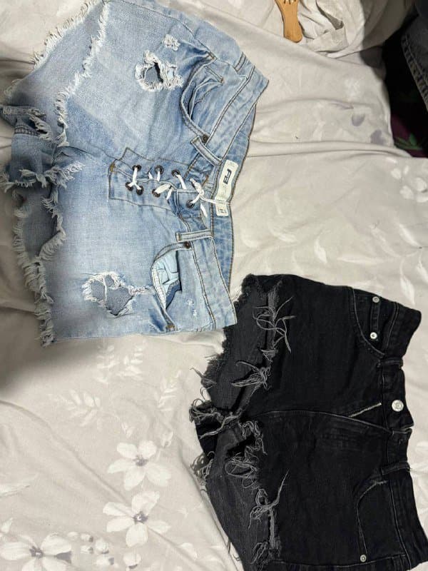 Штаны размер S, шорты черные и голубые, топы разные 2