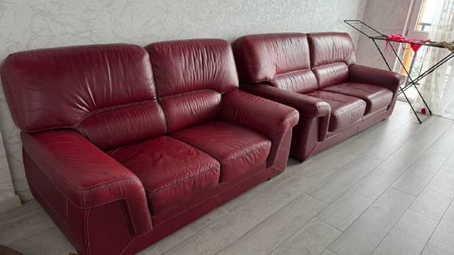 красные кожаные диваны