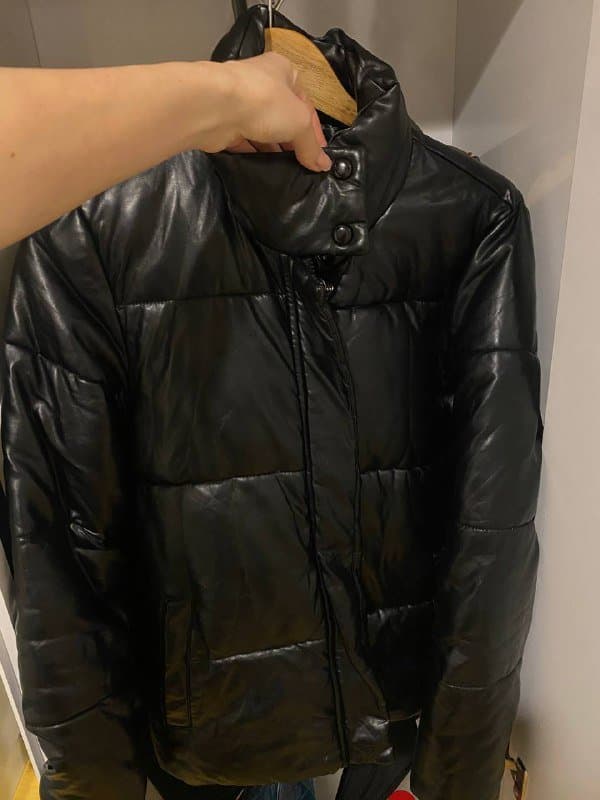 Женские черные туфли на каблуке, куртка демисезонная лаковая 1