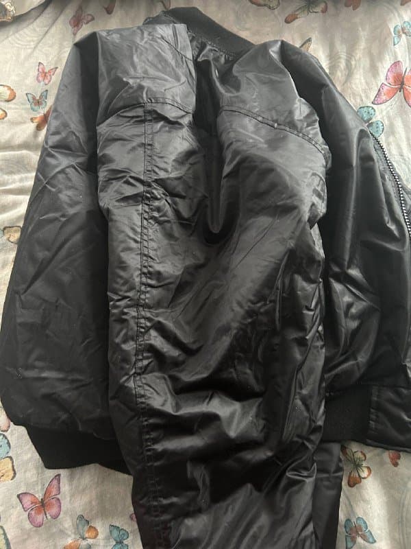 Зимний мужской бомбер черный новый теплый