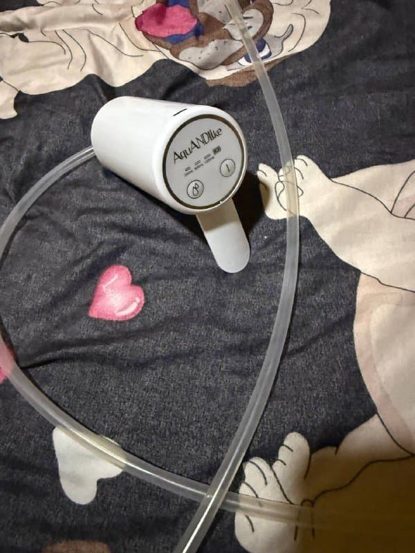 Бежевая пижама, велосипедки, белый топ, белая кофта, розовый топ, черно-белый топ, шорты, кошелек 5