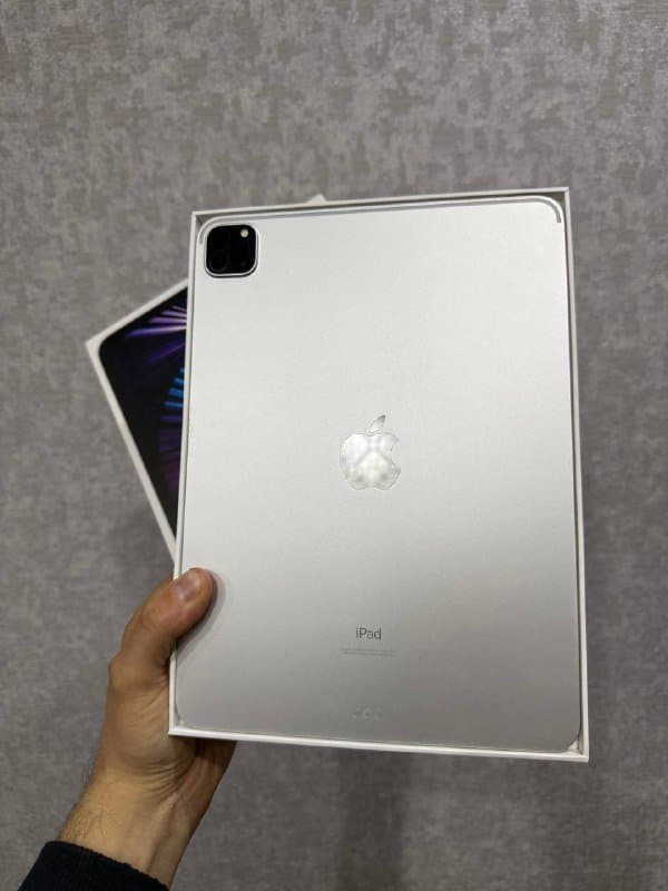 iPad Pro 11 на М1, с чехлом и коробкой 1