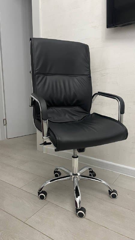 Рабочий стол и стул 3