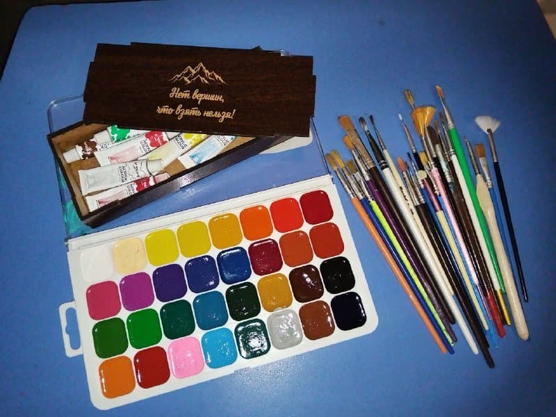 Акварель медовая, акриловые краски, кисточки 23 шт 2