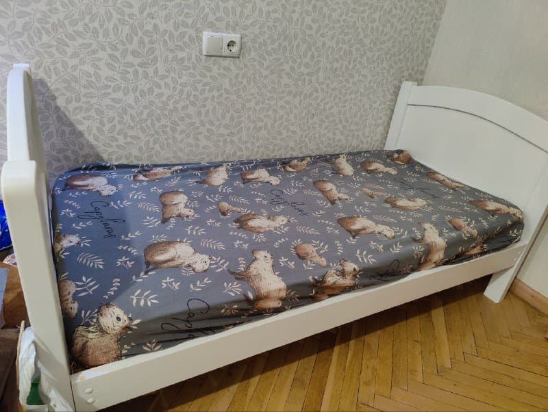 Детская кровать с матрасом и постельным бельём 2