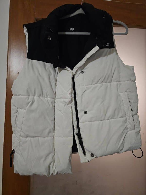 Одежда мужская, жилет, футболки, свитера, джинсы, брюки