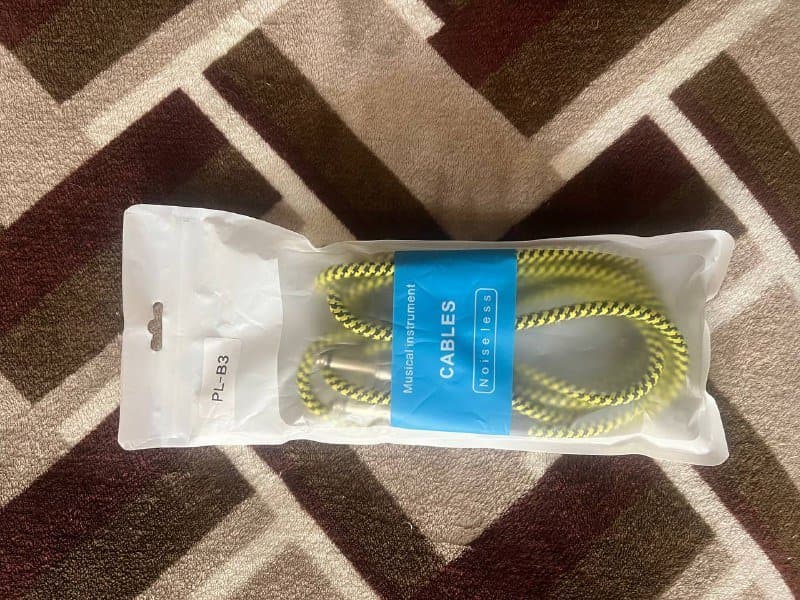 Электрогитара, комбоусилитель, чехол, кабель, медиаторы 3