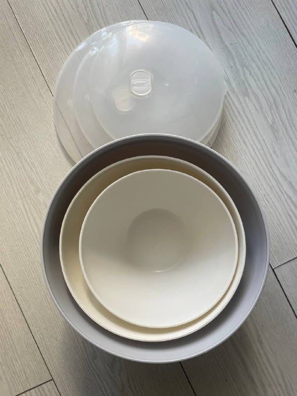 Большие контейнеры с крышками