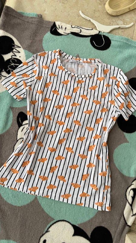 Футболка унисекс с принтом круассанов Pull&Bear S-M 100% коттон