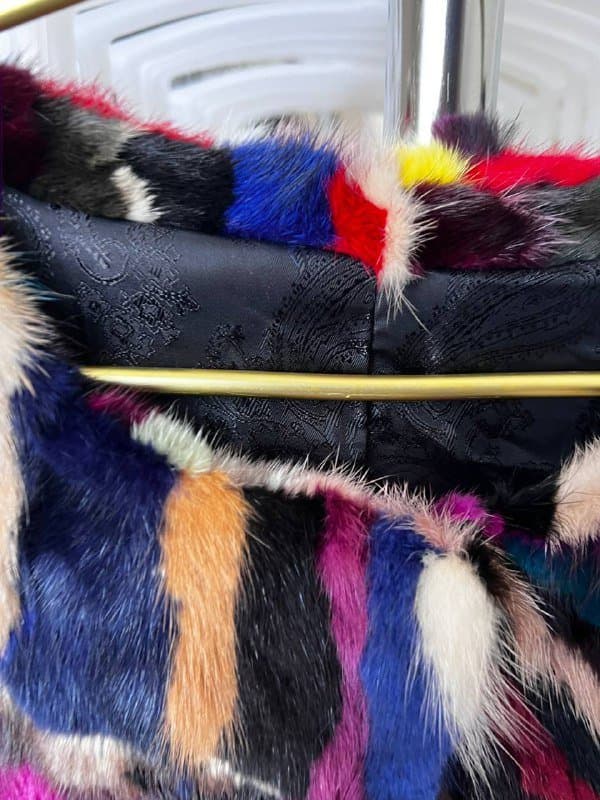 Женская натуральная шуба из разного вида меха 3