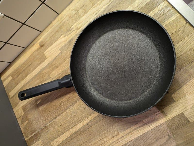 Кастрюля с крышкой большая Berllong, средняя Ambition, маленькая Berlinger Haus, сковорода Pyrex, кухонная утварь 8