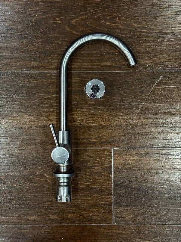 Смеситель для кухни с насадкой переключения режимов