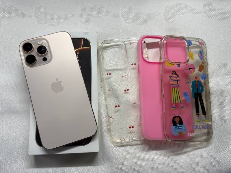 iPhone 16 pro max, 256 gb, с чехлами 1