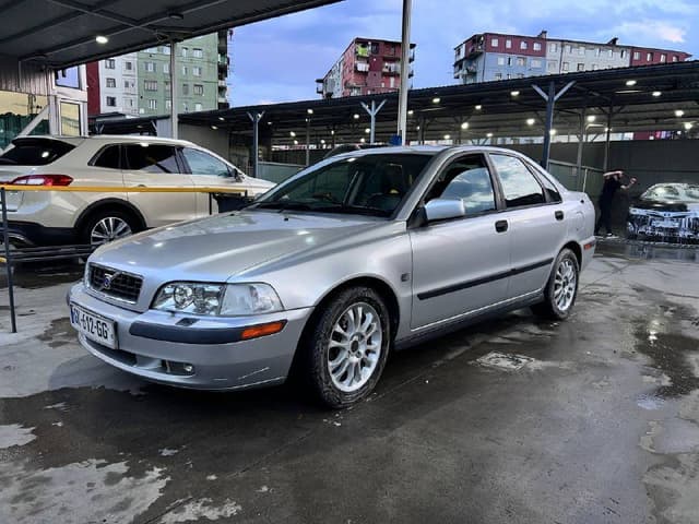 Volvo S40 2003 бензин 1.9 163 л/с кожаный салон