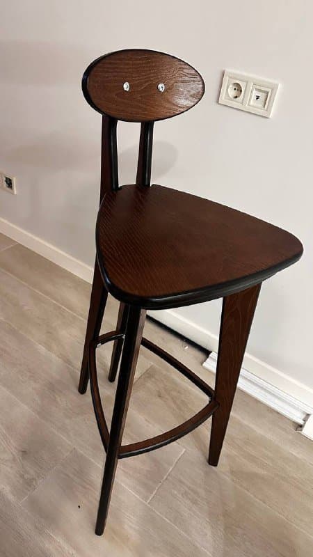 2 барных стула из дерева 2
