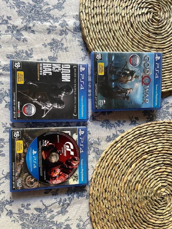 Игры для PS4 The Last of Us, God of War, Gran Turismo 1