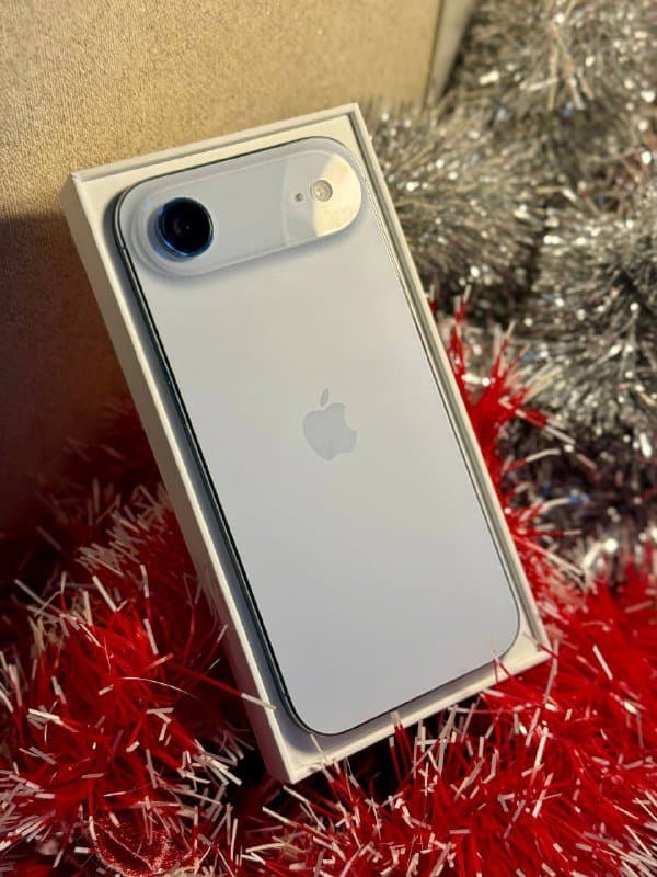 iPhone 17 Air небесно-голубой новый