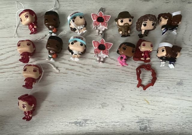 Фигурки киндеры Stranger Things