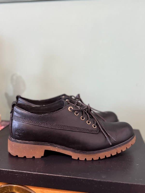 Женские кожаные черные туфли 39 размер 1