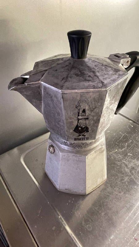 Тент, разогреватель, экран, коврики, кружки, сумка, горелка, сидушка, карабины, баллон, фильтр, веревка, москитная сетка, горелка спиртовая, нож, спальник, гидрокостюм