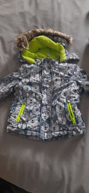 Детская зимняя куртка примерно на 2 года