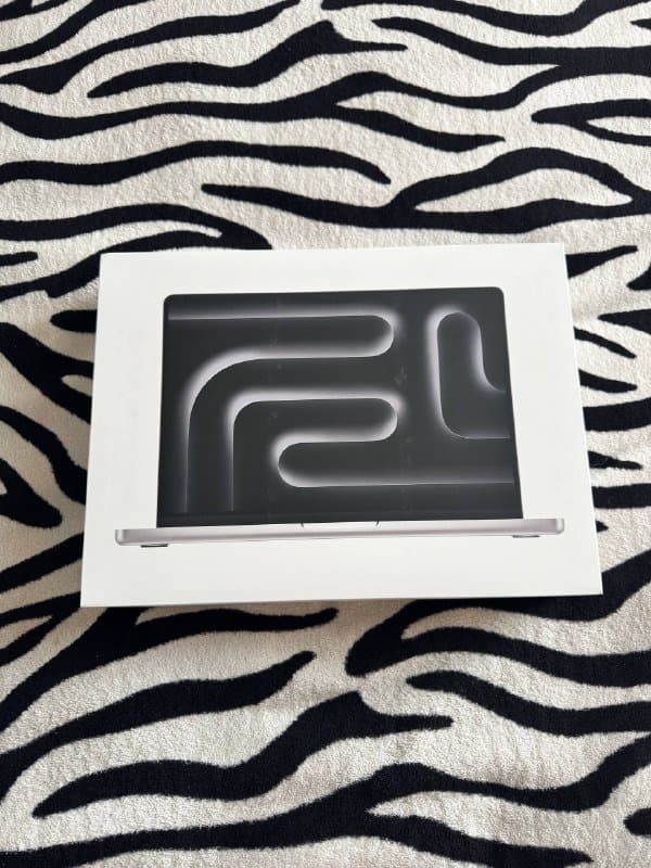 MacBook Pro 14” M3 8GB RAM 1TB SSD