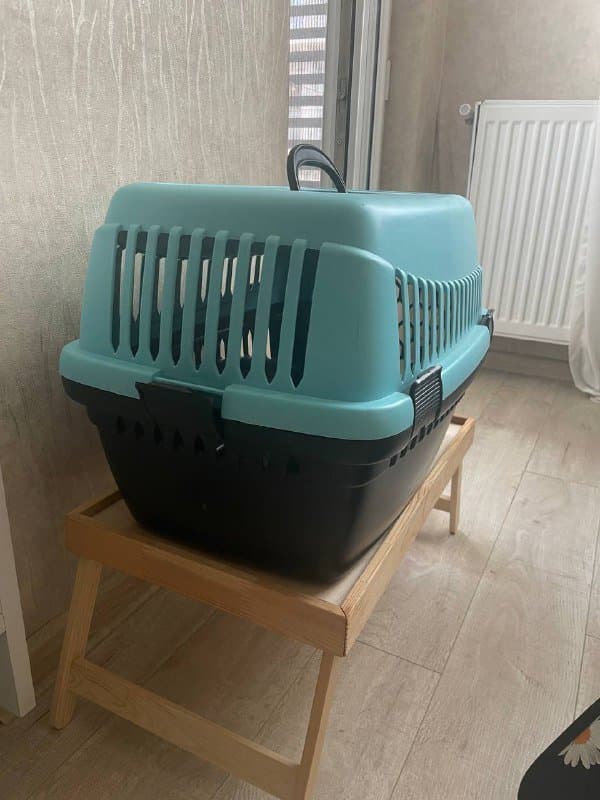 Переноска кошко-собаковая пластиковая жесткая