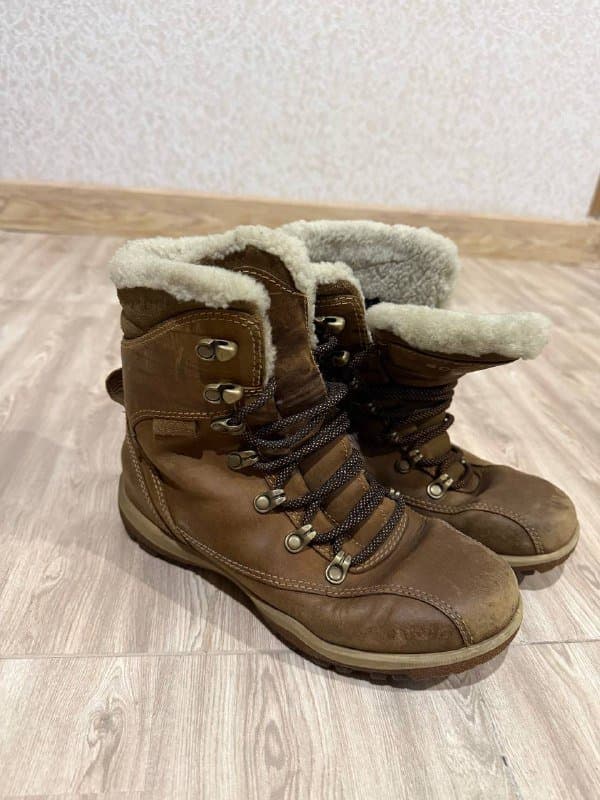 кроссовки Reebok размер 37, зимние ботинки ECCO размер 36 3