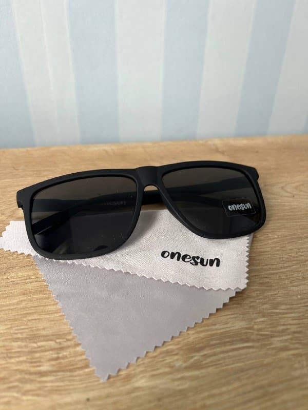 Солнцезащитные очки OneSun