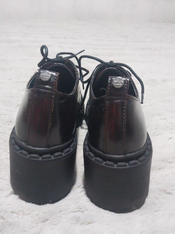 Коричневые женские туфли на шнурках 3