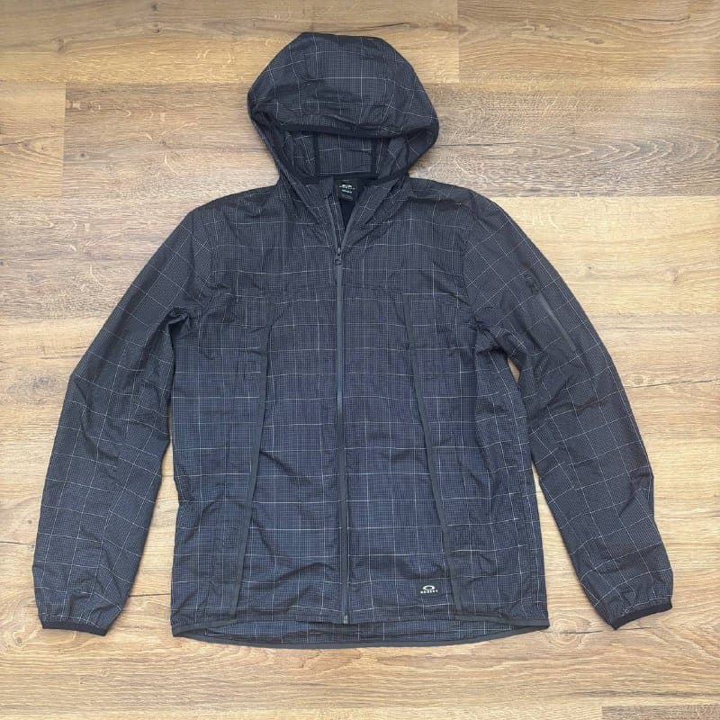 винтажное поло fred perry, лонгслив obey, кепка puma, ветровка oakley, штаны oakley, поло свитер burberry, nike tech fleece, анорак napapijri, свитшот c.p. company, сумка мессенджер sprayground 5