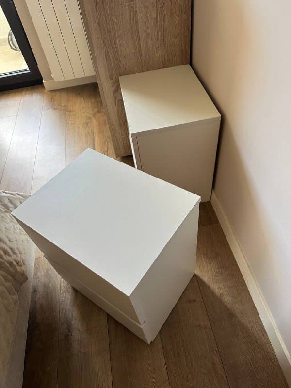 Две тумбочки