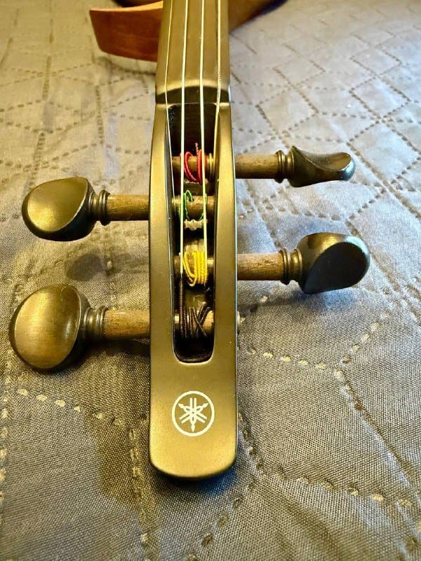 Электроскрипка Yamaha YEV-104 4-струнная 3