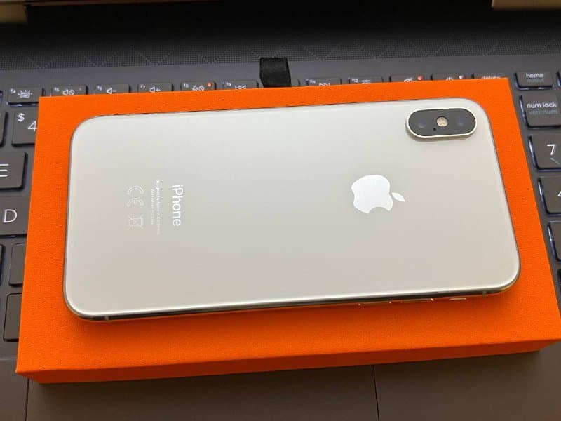 iPhone X 64 ГБ белый 2