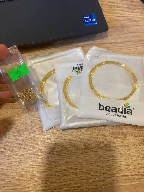 Материалы для создания украшений на елку, смола, краски, проволока 4