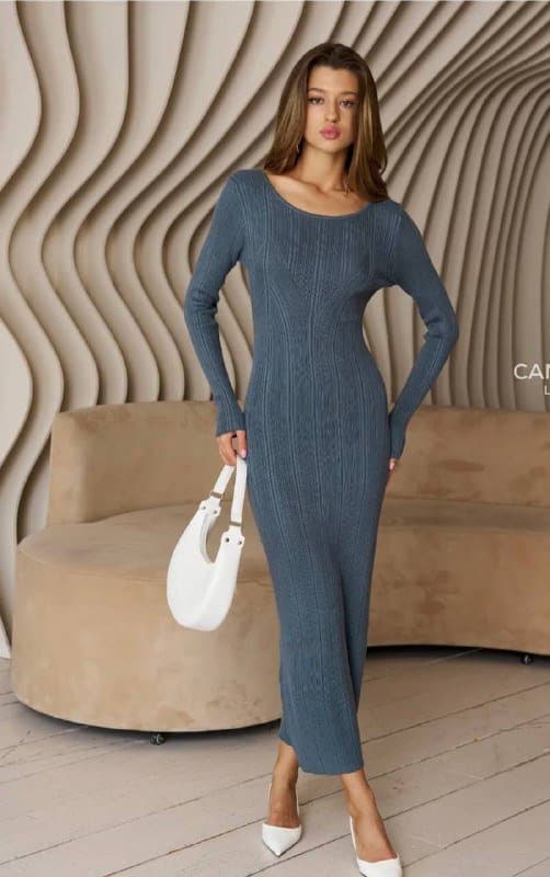 бежевое платье, серо-синее платье, бордовое платье, пальто-пиджак, бежевое пальто