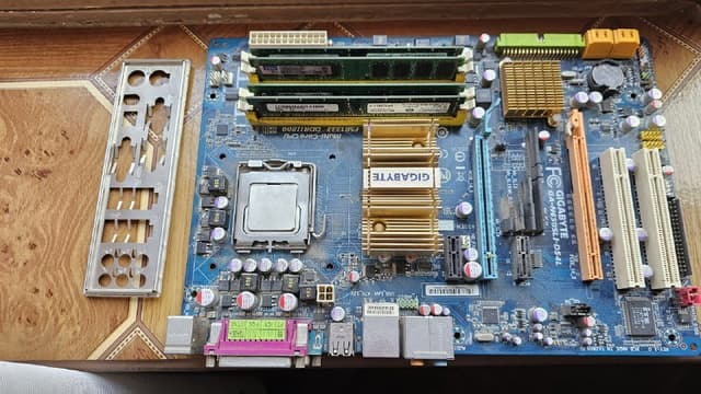 Материнская плата Gigabyte GA-N650SLI-DS4L, процессор Intel Pentium E5700, 8 GB DDR2