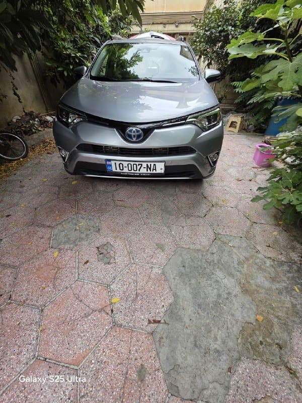 Toyota RAV4 2017 Hybrid Limited