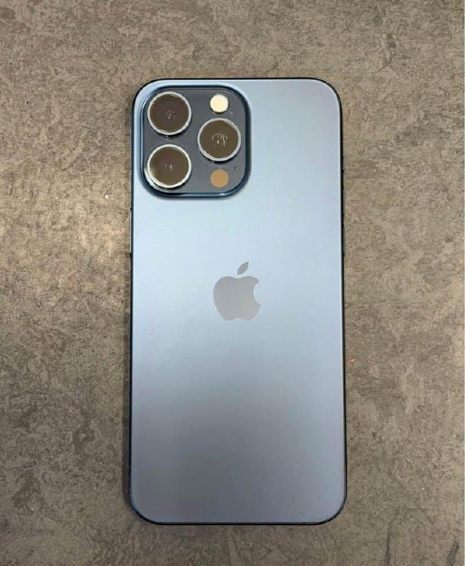 Iphone 15 Pro, Airpods 4 поколения 6