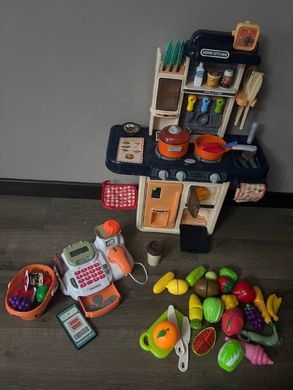 Кухня детская, касса супермаркет, овощи на липучках