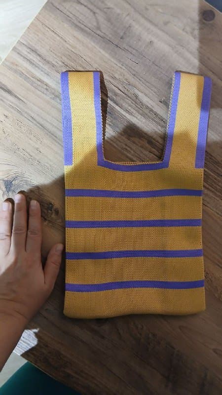 Небольшая трикотажная сумочка